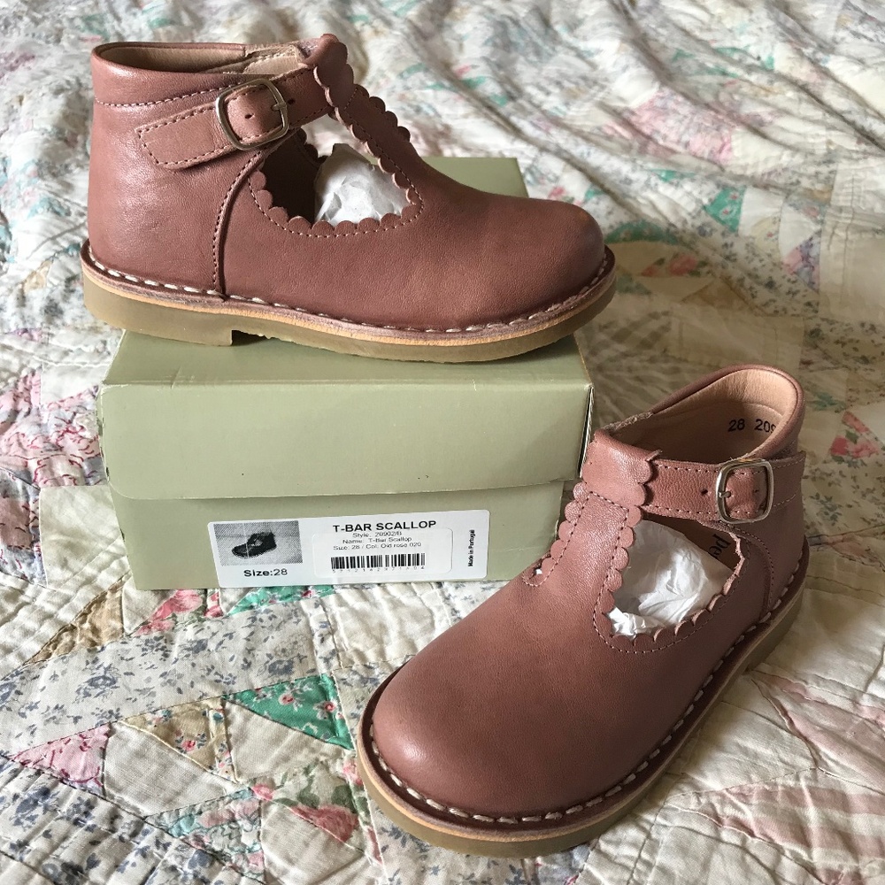 Petit Nord T-bar scallop shoes